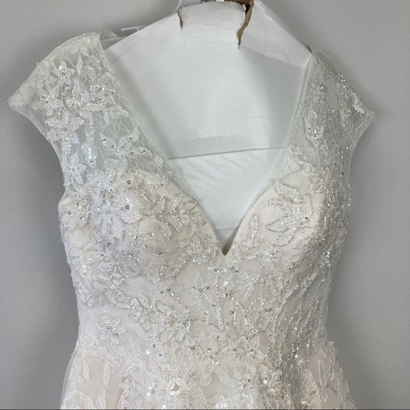 NWT Oleg Cassini CW748 Wedding Dress - Picture 9 of 14